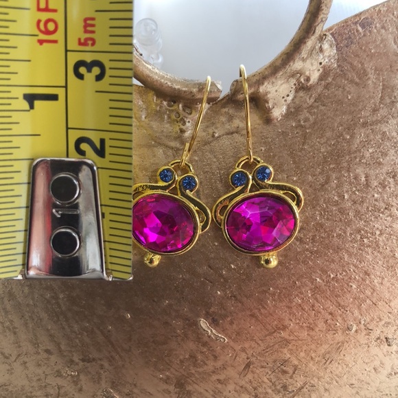 💓Fuchsia & Blue Crystals gold tone dangle earrings - Picture 3 of 3